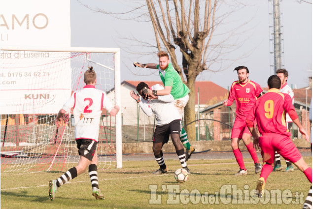 Calcio: Villafranca supera Infernotto a Barge, play-out più lontani