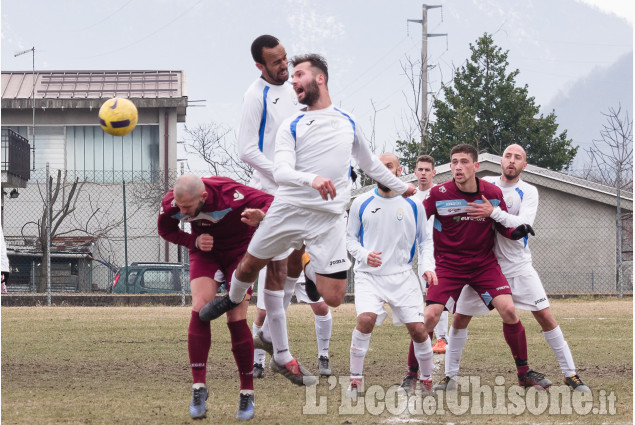 Calcio Prima categoria: derby ad occhiali in Val Chisone