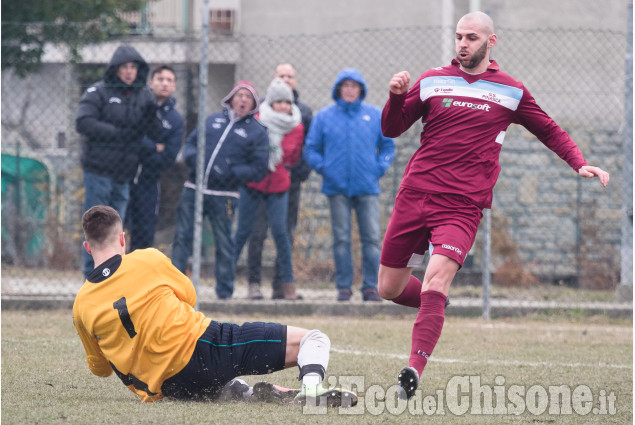 Calcio Prima categoria: derby ad occhiali in Val Chisone