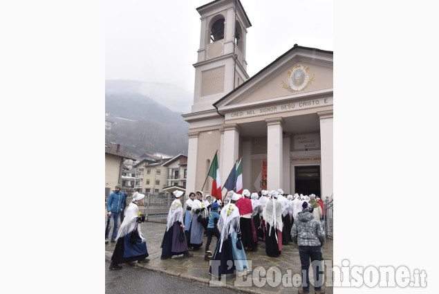 Festa dei valdesi, il corteo in Val Chisone