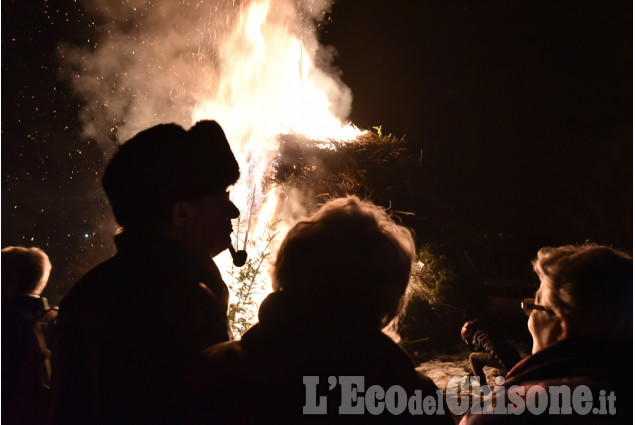 Villar Pellice: fiaccole e falò