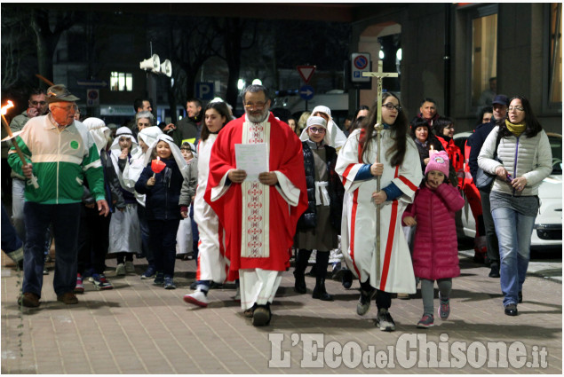 Vinovo: la tradizionale Via Crucis