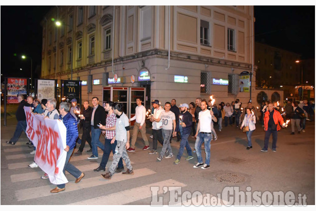 Pinerolo, fiaccolata per la Pace