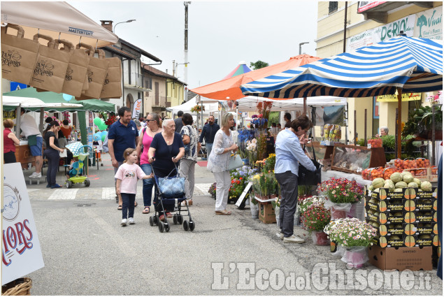 Garzigliana, festa in paese