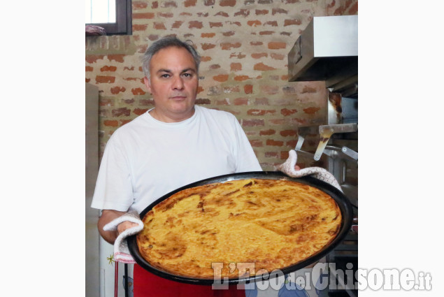 Vinovo: una folla a pizza in cascina