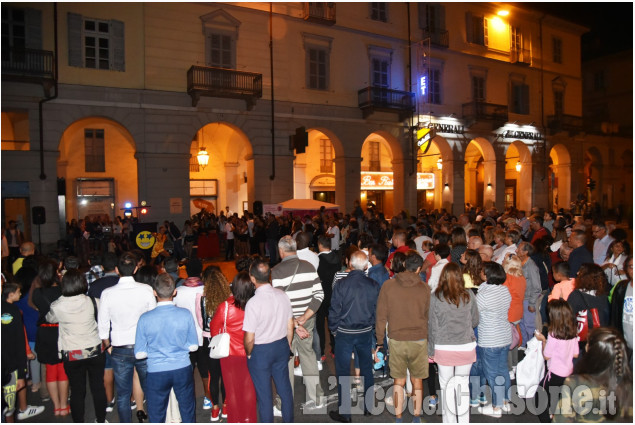 Pinerolo, notte bianca e vetrine in centro