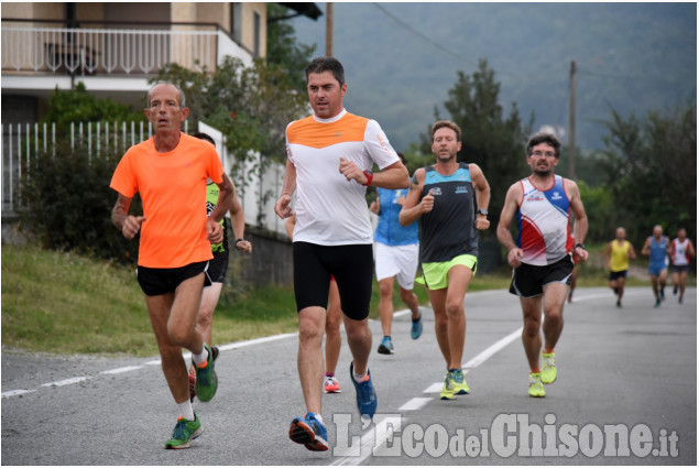 A S. Secondo a piedi o di corsa insieme all&#039;Avis