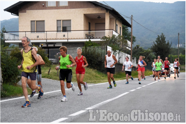 A S. Secondo a piedi o di corsa insieme all&#039;Avis