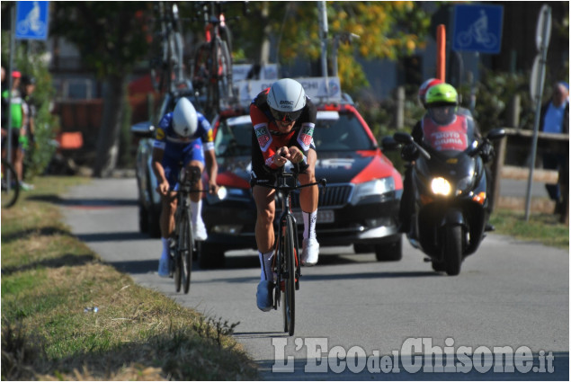 Ciclismo, sotto la Rocca applausi per Super Gianni