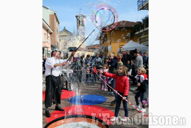 Vinovo: un weekend di festa, tra Sagra dell’uovo, artisti di strada e Vinovo Run Night