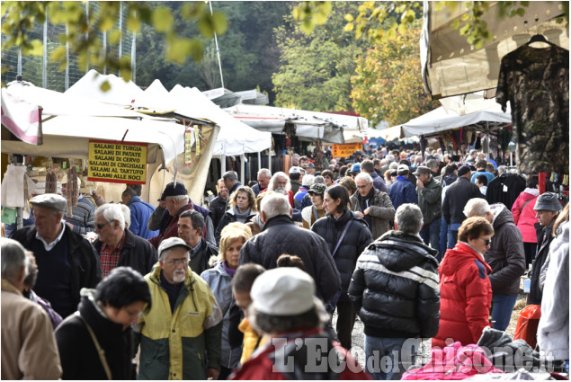 Luserna San Giovanni, Fiera dei Santi, due