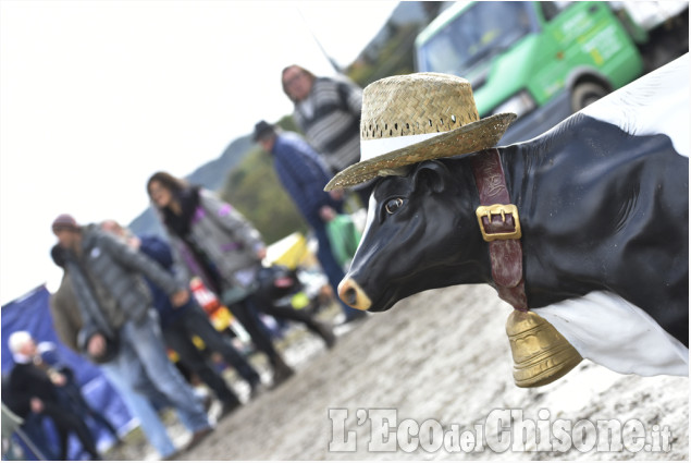 Luserna San Giovanni, Fiera dei Santi, due