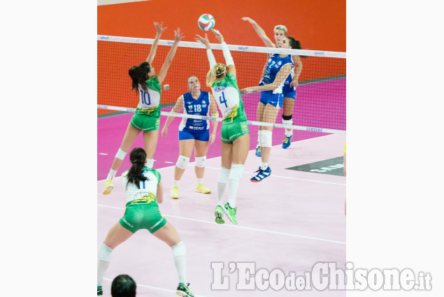 Volley A2: grande spettacolo al palazzetto di Pinerolo, Eurospin porta la capolista al tie-braek