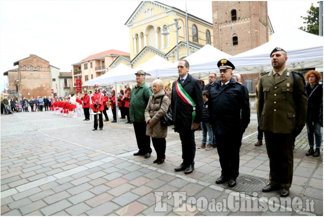 Piobesi: inaugurazione del nuovo monumento ai Caduti di piazza Primo Maggio