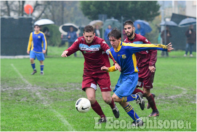 Calcio Prima categoria: pari nel derby a Pinasca 
