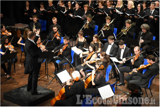 &quot;Requiem&quot; : Teatro pieno per l&#039;iniziativa della Diocesi Pinerolese