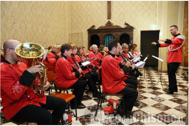 Piobesi: filarmonica e majorettes insieme per il concerto di S. Cecilia.