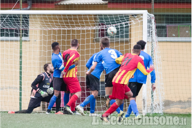 Calcio Promozione: Cavour supera di misura il Revello in un combattuto derby.  