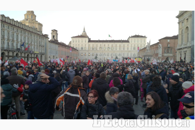 Manifestazione No Tav a Torino: piazza Castello gremita