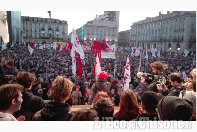 Manifestazione No Tav a Torino: piazza Castello gremita