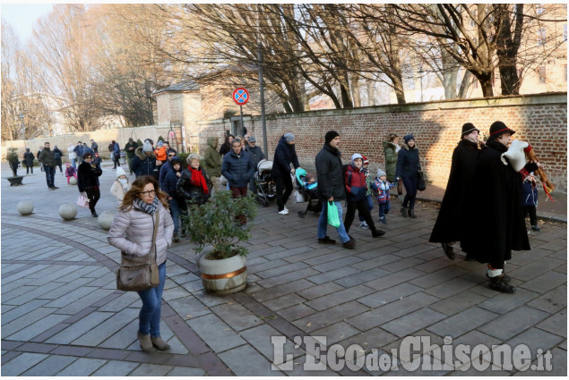 Vinovo: un pomeriggio con zampognari e bambini 