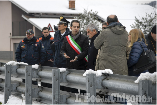 Chiamparino sui luoghi dell&#039;alluvione, incontro con i parenti di Sergio Biamino