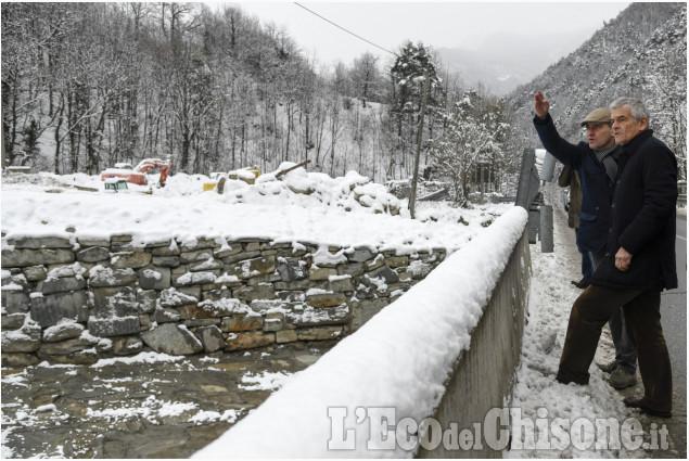 Chiamparino sui luoghi dell&#039;alluvione, incontro con i parenti di Sergio Biamino