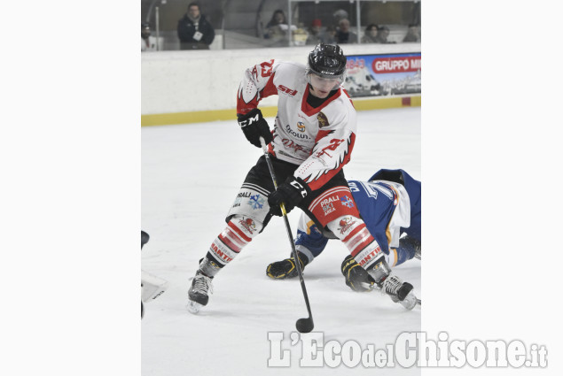 Playoff: esordio col botto dentro e fuori la patinoire