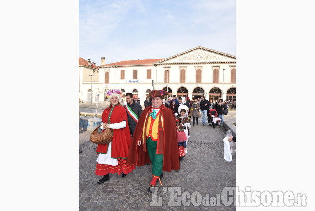 Pinerolo consegna delle chiavi della città a Gianduja