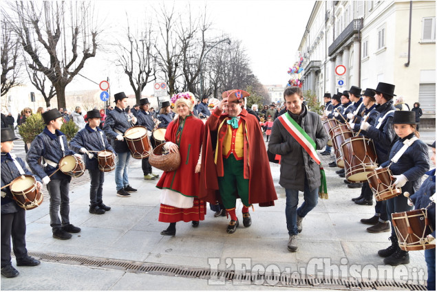 Pinerolo consegna delle chiavi della città a Gianduja