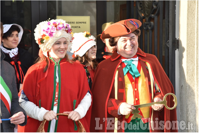 Pinerolo consegna delle chiavi della città a Gianduja