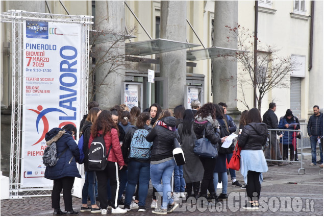 Pinerolo: &quot;IoLavoro&quot;, inaugurata questa mattina negli spazi del Teatro sociale, 