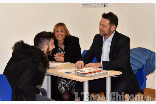 Pinerolo: &quot;IoLavoro&quot;, inaugurata questa mattina negli spazi del Teatro sociale, 