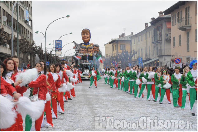 Barge: Carnevale in paese
