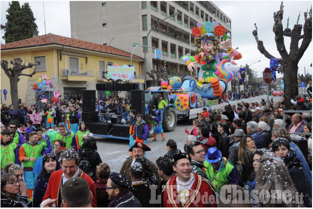 Barge: Carnevale in paese