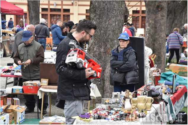 Pinerolo, il mercatino delle robe vecchie