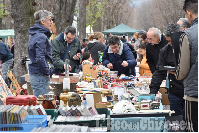 Pinerolo, il mercatino delle robe vecchie