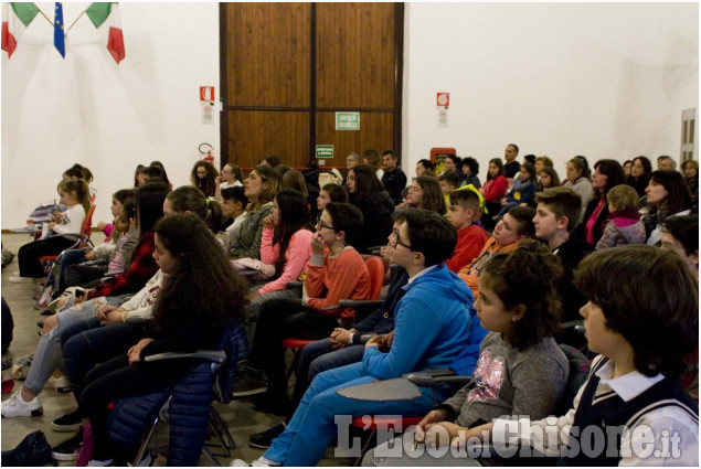 Moretta . cerimonia di premiazione  : concorso letterario &quot;Il filo delle parole&quot; in Cascina San Giovanni. 
