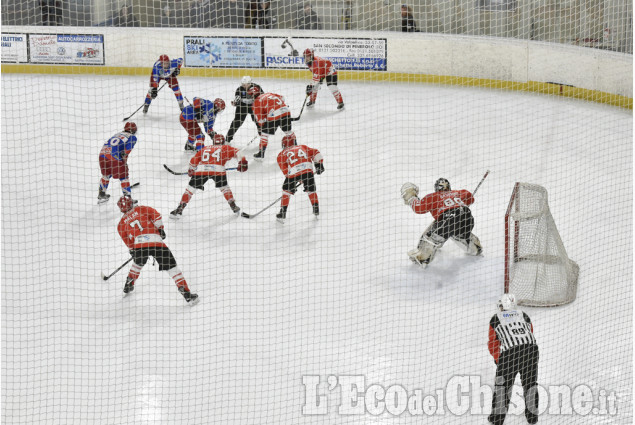 Hockey: Bulldogs nella rete del Renon