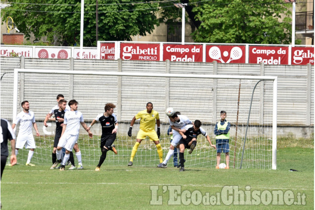 Calcio Eccellenza: Pinerolo stende la già retrocessa Cheraschese. 