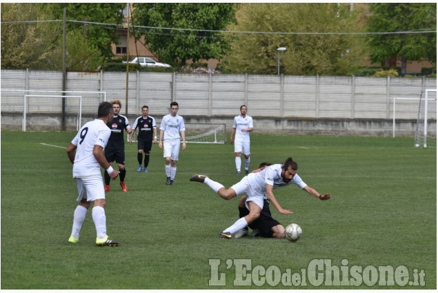 Calcio Eccellenza: Pinerolo stende la già retrocessa Cheraschese. 