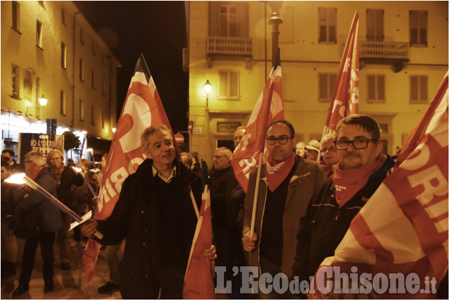 Pinerolo, fiaccolata Anpi in centro