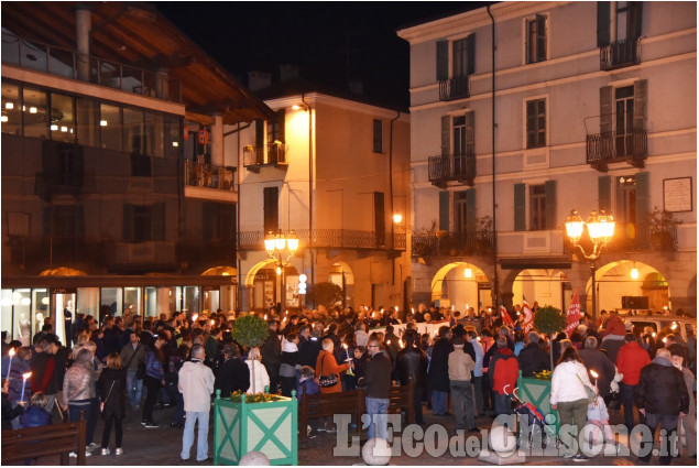 Pinerolo, fiaccolata Anpi in centro