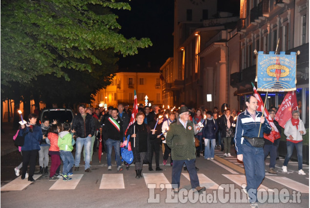 Pinerolo, fiaccolata Anpi in centro