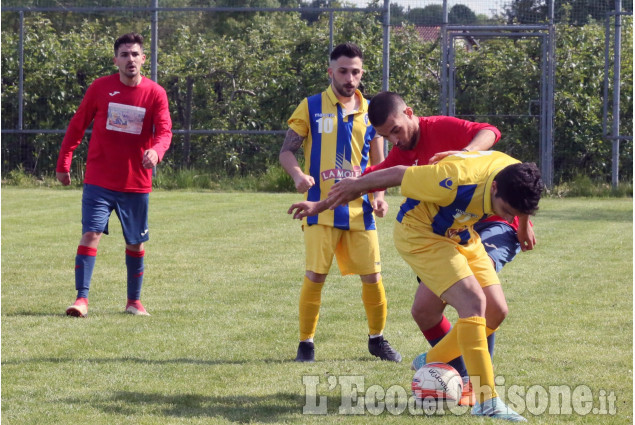 Calcio Seconda categoria: S. Pietro sbanca Cumiana e vola in Prima 