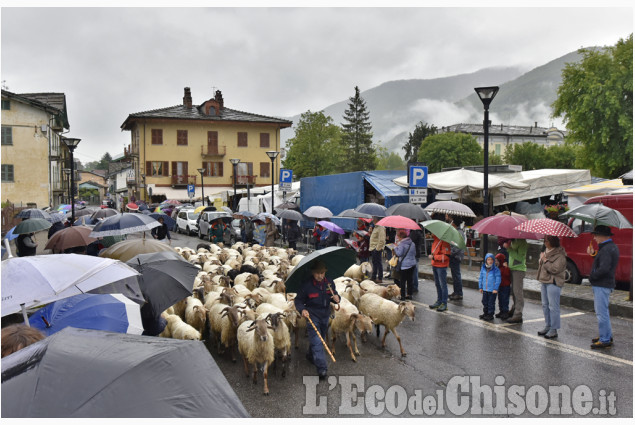 Fîra dlà Pouià a Bobbio Pellice