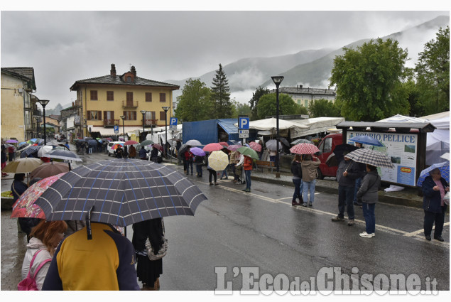 Fîra dlà Pouià a Bobbio Pellice