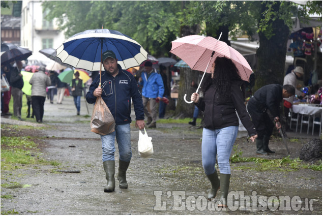 Fîra dlà Pouià a Bobbio Pellice