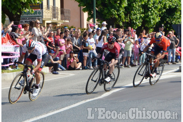 Il passaggio del Giro d&#039;Italia a Bagnolo (tappa Cuneo-Pinerolo)