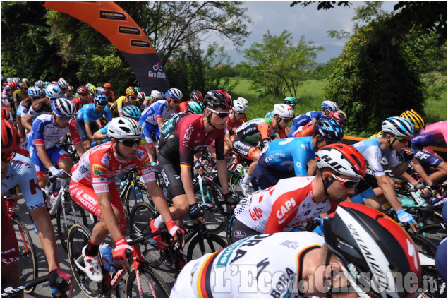 Giro d&#039;Italia 2019: la partenza della tappa Pinerolo-Ceresole Reale